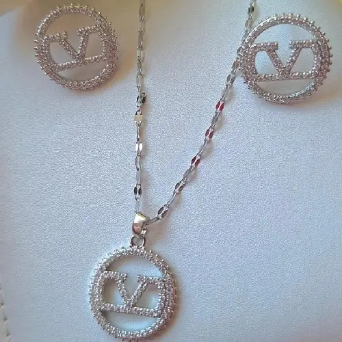 Stainless steel valentino pendant set