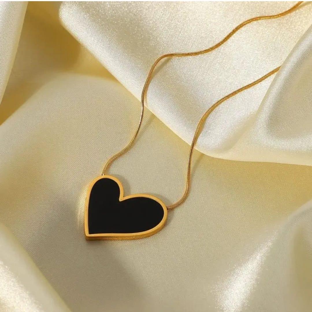 Stainless steel black heart shape necklace