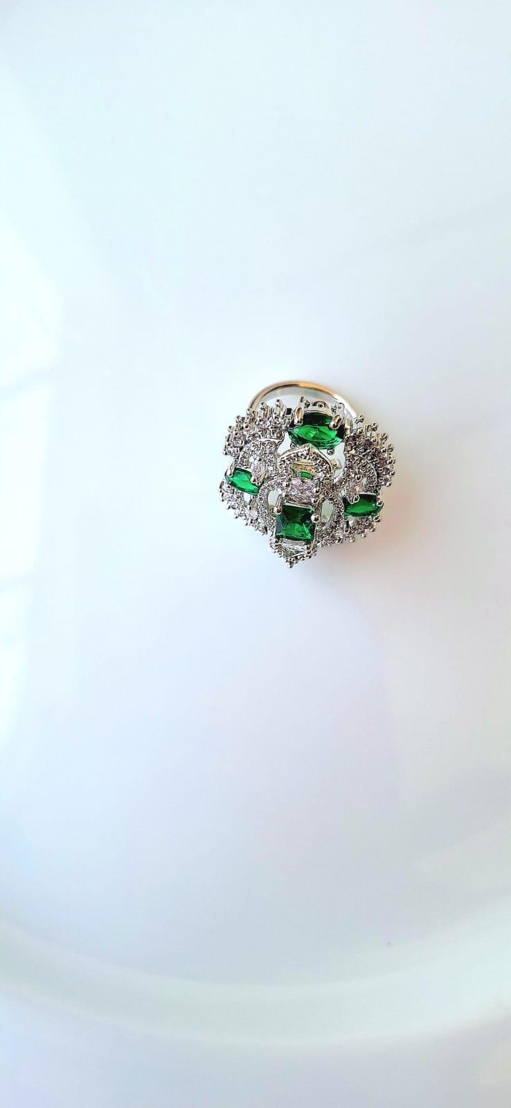 Luxe emerald green zircon ring adjustable