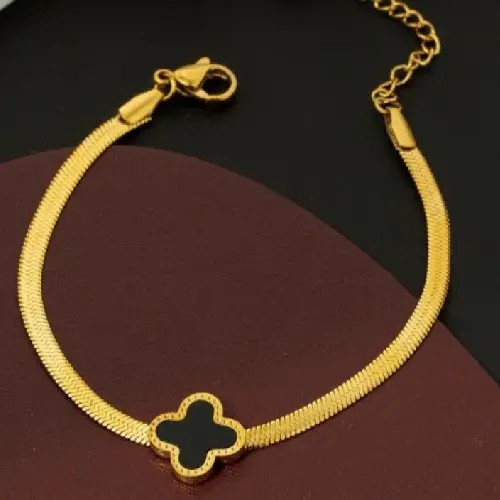 Stainless steel snake chain clover bracelet