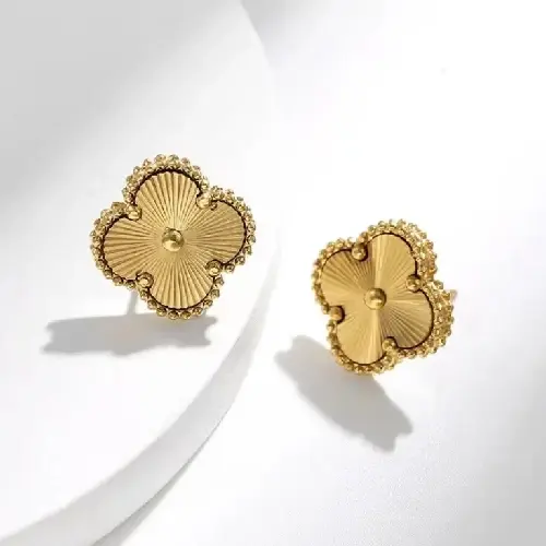 Stainless steel vintage gold clover stud